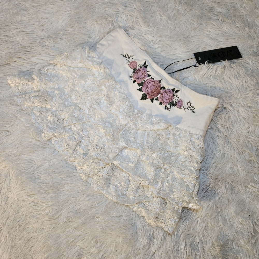 Widow: Magical Journey Tiered White Lace Mini Skirt w/ Rose Embroidery, XS, BNWT